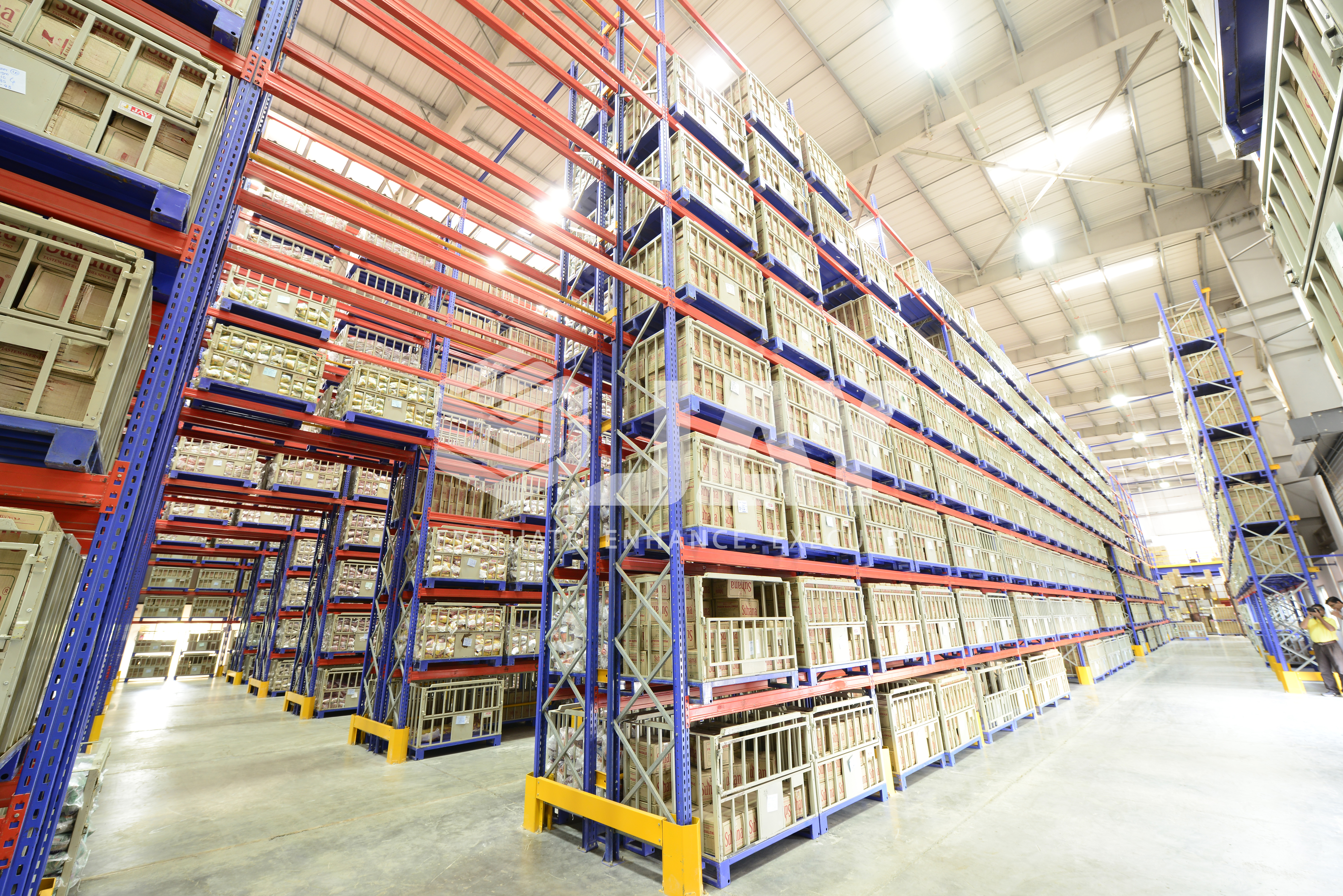 Racks Before Robots - Why Manual Systems Still Rule the Floor