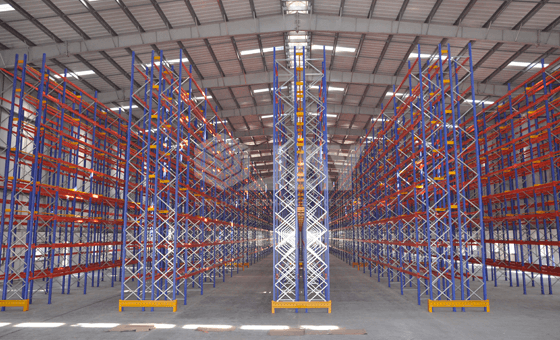 Selective pallet racking